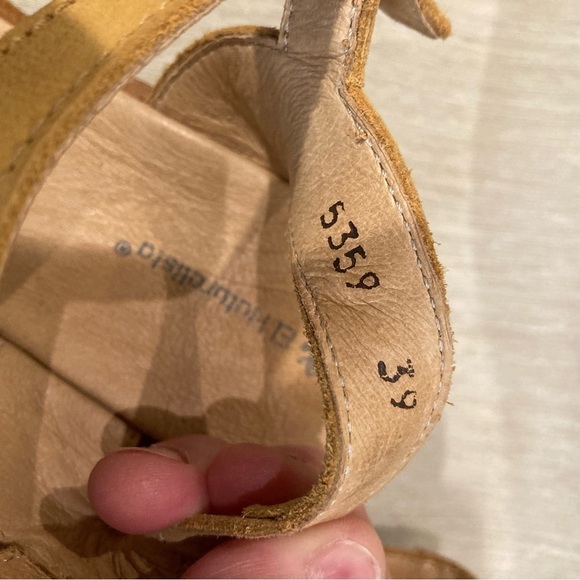 EL NATURALISTA Sz 39 Yellow Leather Two Toned Rubber Sole Buckle Closure Sandals - Picture 11 of 13